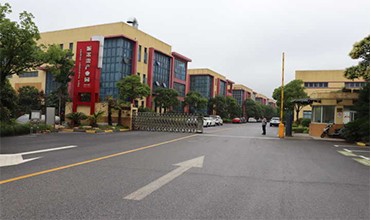 Resistensi Pemisahan Epoxy Resin Clear Liquid Hardener Untuk Transformer Tipe Kering 4